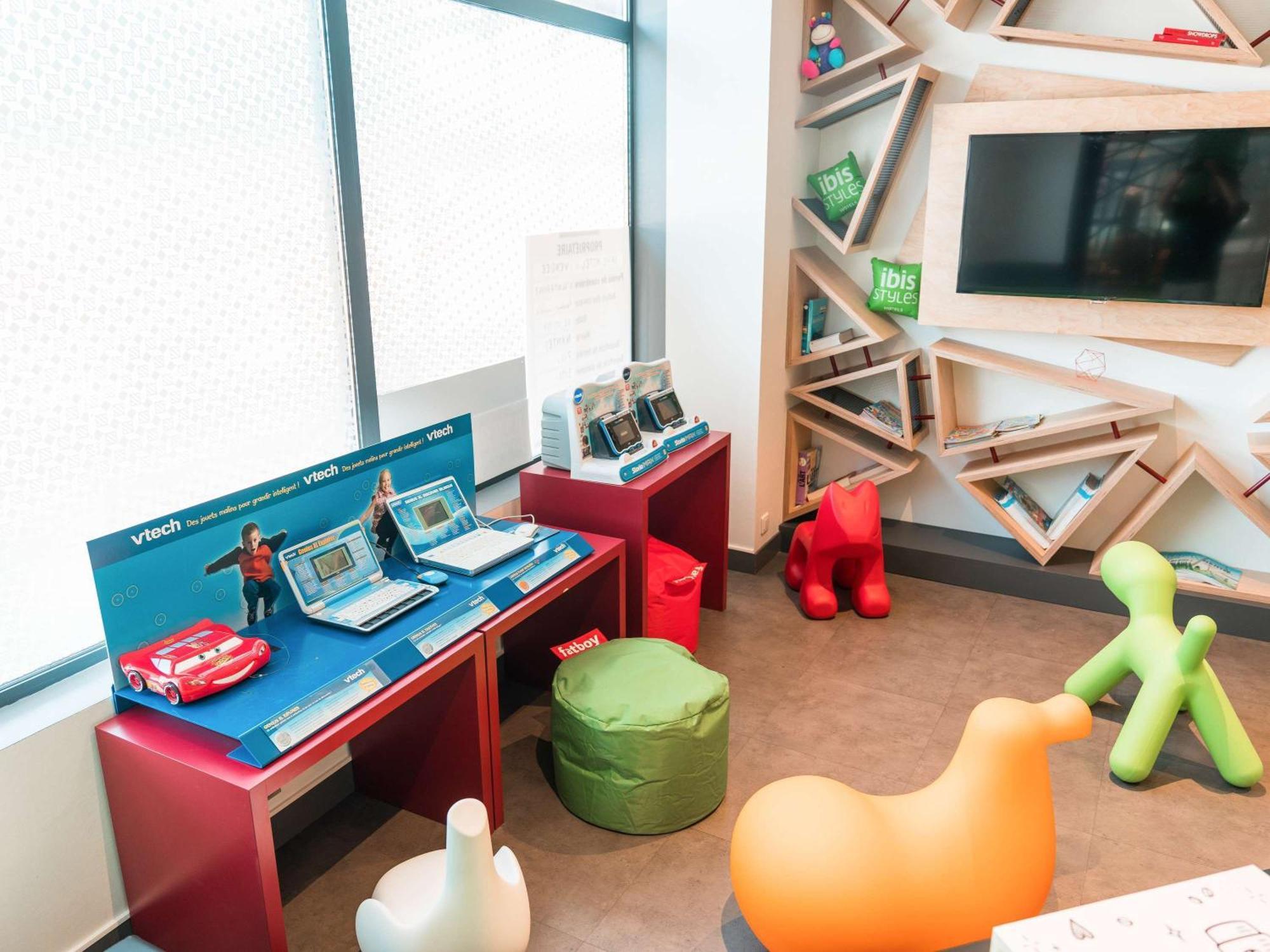 Готель Ibis Styles Nantes Centre Gare Екстер'єр фото